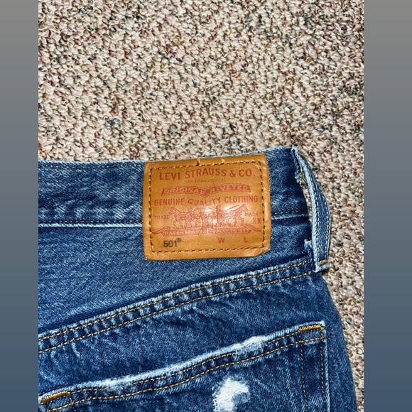 Levi’s Ripped 501 Jeans - Picture 3 of 4